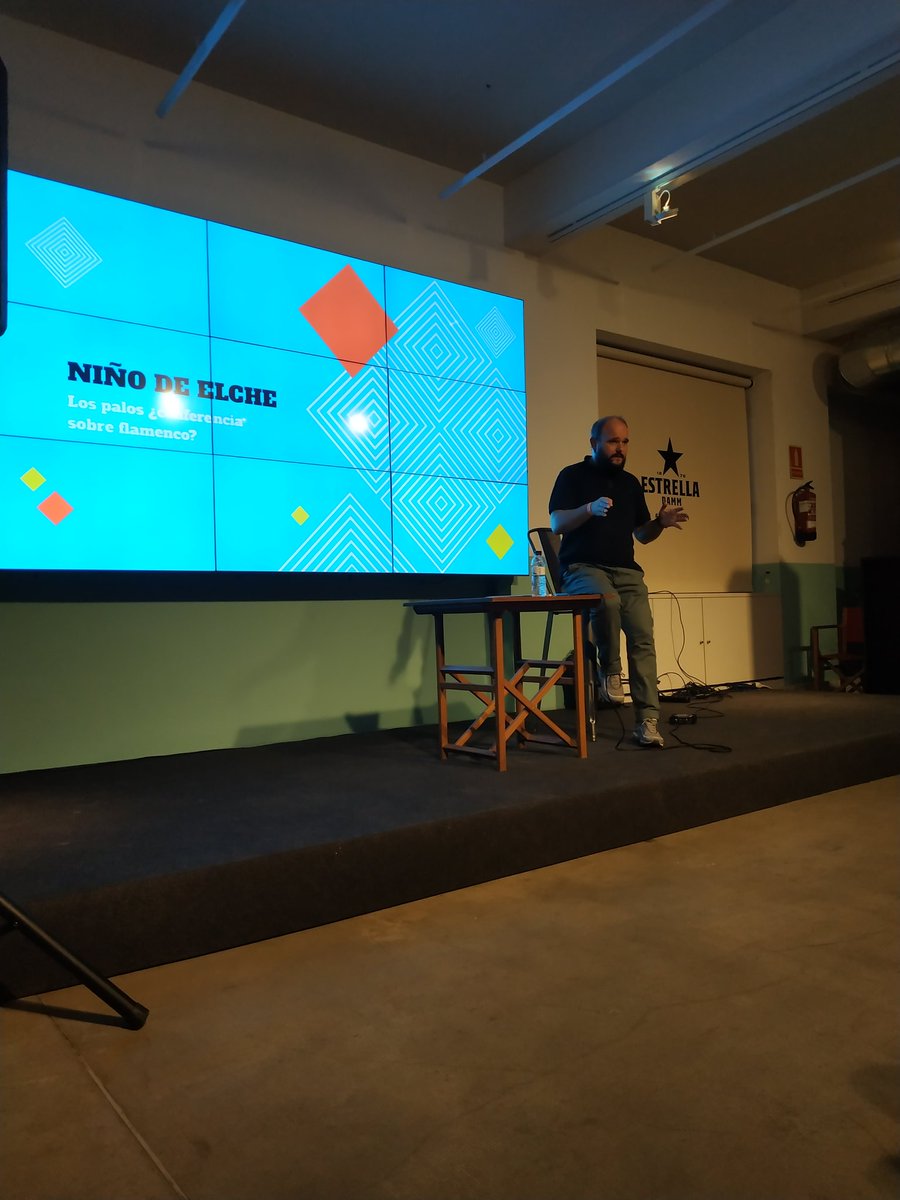 Curiosus_fest's tweet photo. Estamos inversos en la conferencia de @NinodeElche en #MovistarCuriosusFest, como para no. https://t.co/4aDeOdTxqT