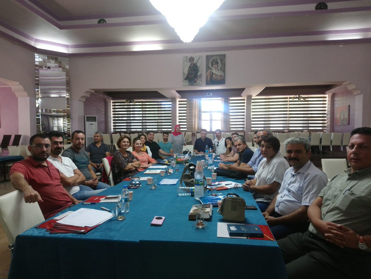 Bir eğitim daha basarıyla tamamlandı. Ölcme degerlendirme ve soru hazırla biz öğretmenlerin isi😉. Muğla öğretmenlerine, Muğla Ölcme Değerlendirme Ekibine, ve tabiki şube müdürü sayın Meliha Özden hocamiza misafirperverliklerinden dolayı tesekkur ederim.