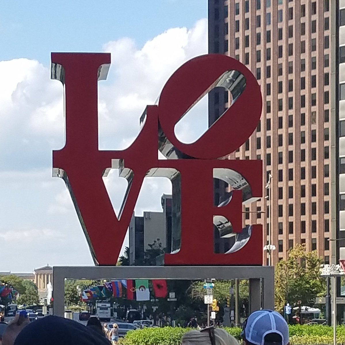 Stef_uncensored's tweet photo. Arrived in Philly, got some signed books, got loads of hugs from amazing authors, got my Bueller's donuts, and doing the touristy thing for a bit before we get Philly Cheesesteaks in PHILLY!!
Be on the lookout for an awesome video coming soon. #IIP18 #LovePark https://t.co/Kt2srZby80