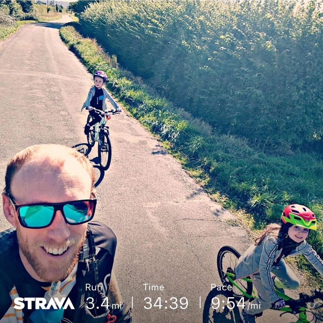 Miles4Wishes's tweet photo. Gorgeous day, so the girls and I enjoyed 7 miles down some of our quiet little lanes. Quick cake and coffee stop at @OrchardViewFarm gave us the energy to make the return trip 😎. 

Amazing way to pass the time.

#ukrunchat #ukcyclechat #runr #MyActiveYear https://t.co/6vSAP7O3i6