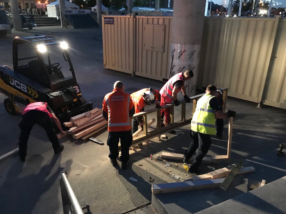 WalesFireDogs's tweet photo. ⁦@WalesUSARTeam⁩  boys are still at it clearing ⁦@UKROCardiff2018 ready for the morning!!! https://t.co/hmI0l1uvHW