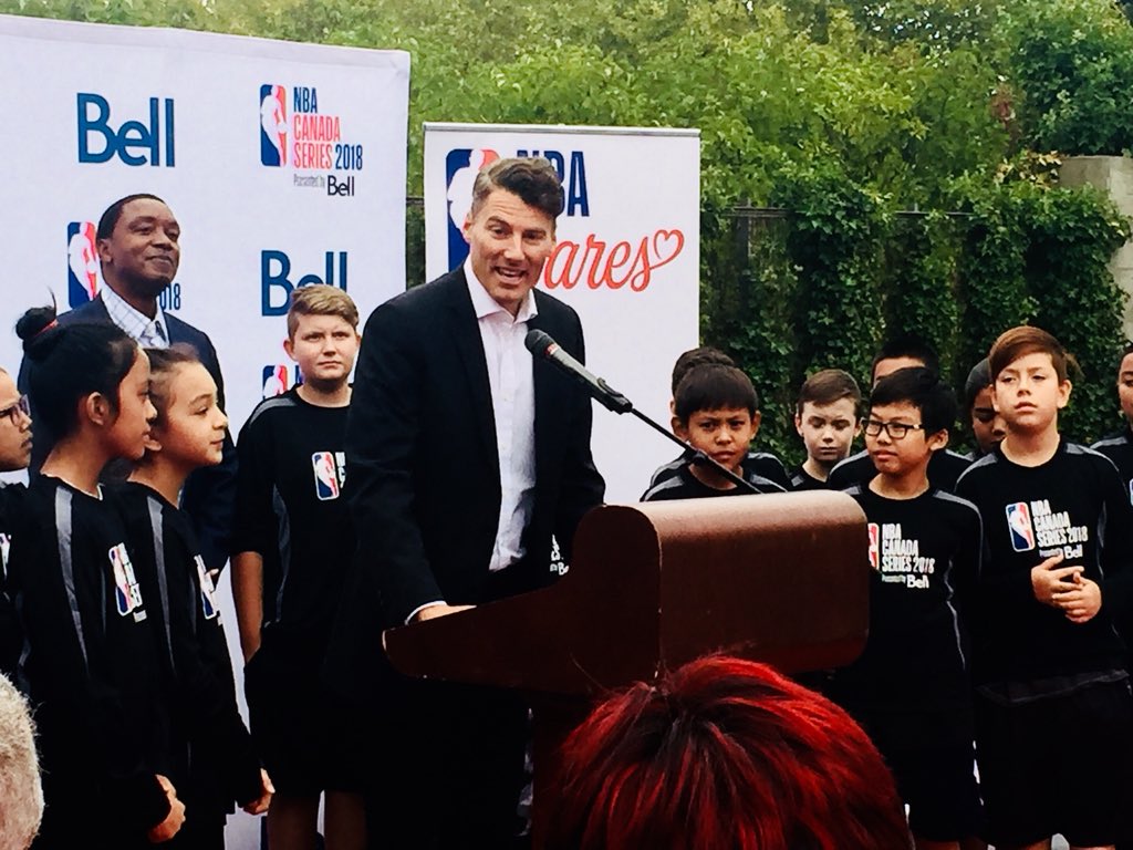 SteveNashFdn's tweet photo. Love being here to celebrate the dedication of this Nash Family Court with @NBACanada and Bell at the PNE. Thank you to Mayor Robertson, Mark Tatum, Shelley Frost, and favourite dad, John Nash, for being here today. #greatassist #getwellSteve https://t.co/tMcbmzgz2r