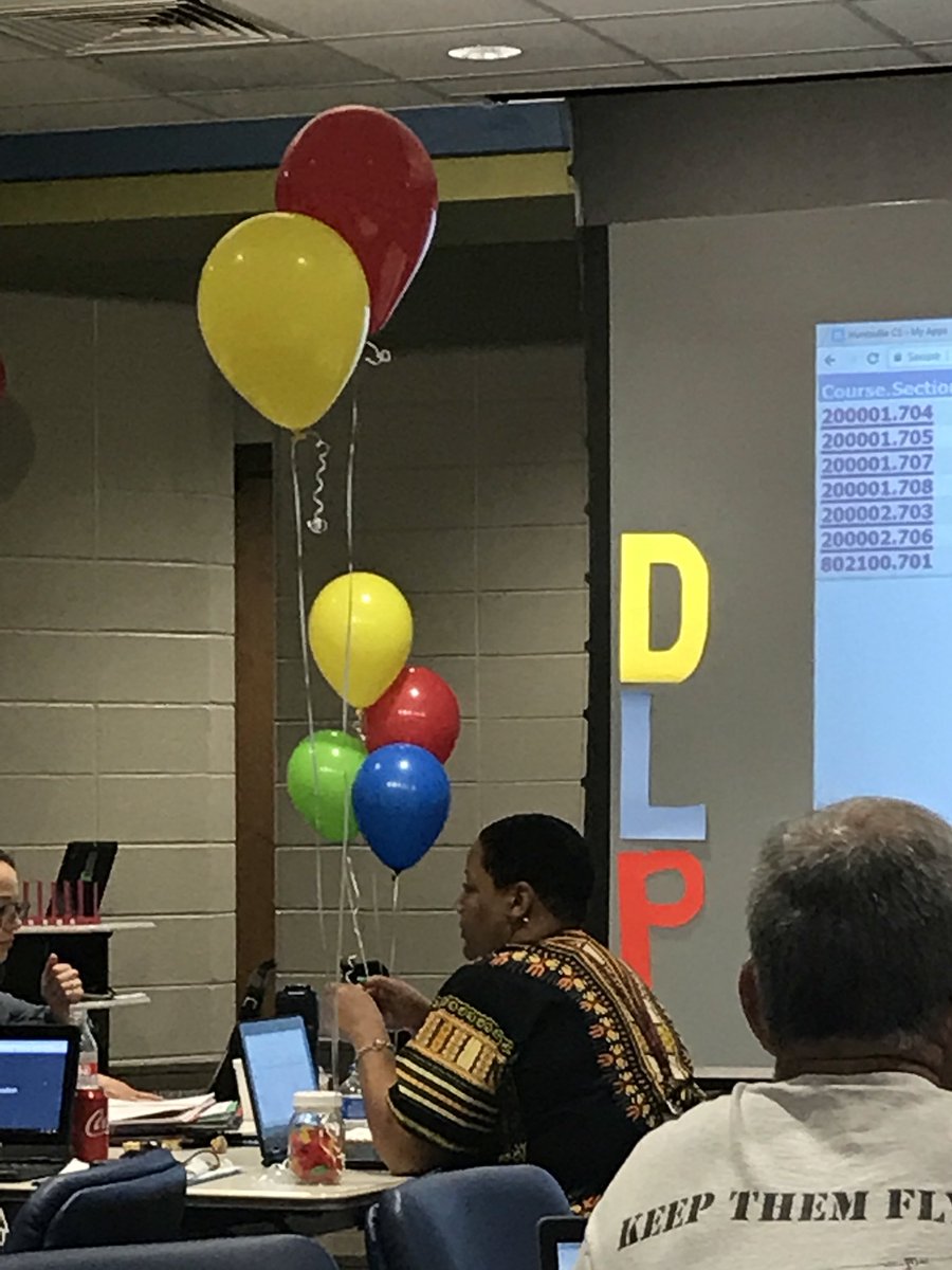 morrisP8hcs's tweet photo. Morris P8 - Technology Night, October 2, 2018, 5-6:00 PM.  Parents, teachers, students, community are invited. https://t.co/yd1gBXUrex