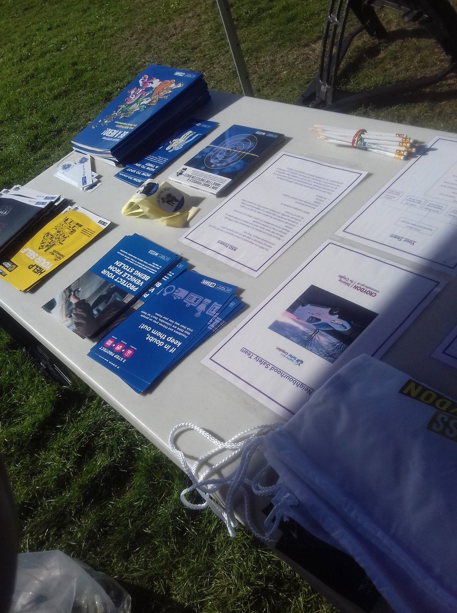 MasonTheHiker's tweet photo. I would like to say a huge thank you to @PriscillasTRoom, who is a true asset to the community of #Sanderstead.
Also, it was a pleasure to work alongside @MPSSanderstead and supply the community with crime prevention advice.
#LoveSanderstead #Community #DeliveringForCroydon https://t.co/peHQCJ2pTc