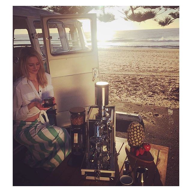 rocketespresso's tweet photo. Chasing the sun with Australian partners @espressocompany and the Rocket Porta Via, the worldโs first truly portable espresso machine #rocketportavia #portableespressomachine #rocketpeople https://t.co/tHwhhHnj4p https://t.co/B3OAaEzggq
