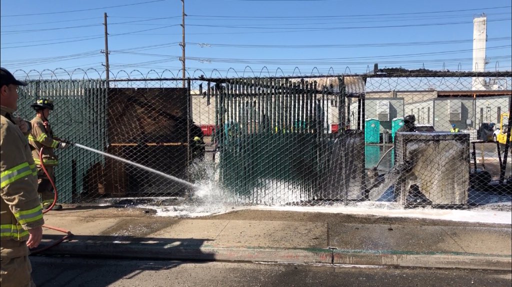 Marijke Rowland (@marijkerowland) on Twitter photo 29/09/2018 18:40:24 Small perimeter fire contained at Gallo Glass. More at modbee.com soon. Small perimeter fire contained at Gallo Glass. More at modbee.com soon.