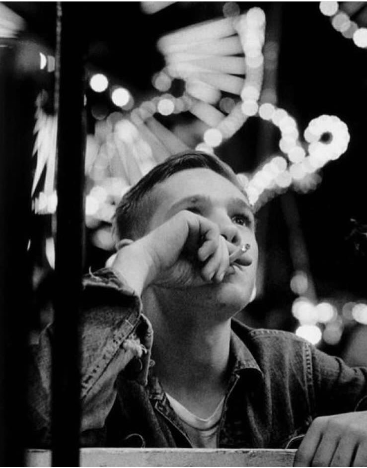 urlivernenghi's tweet photo. Samedi soir
Susan Meiselas, https://t.co/9oojXxiaMa