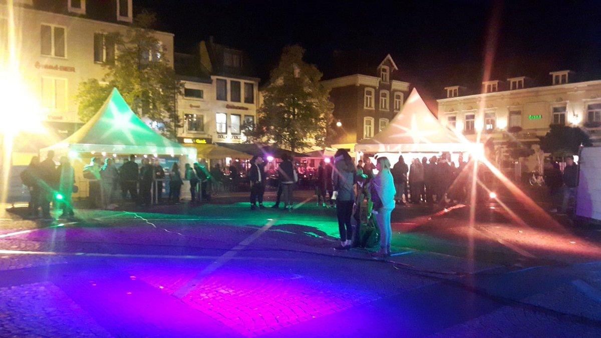 L1_Nieuws's tweet photo. LIVE: festival #DVERS spetterend van start @popinlimburg : https://t.co/3dJD33yw2W https://t.co/RrOwEKQbrz
