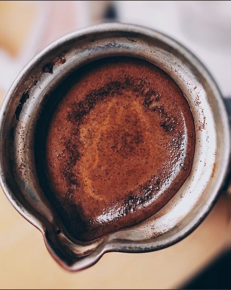 gadeer12111's tweet photo. #يوم_القهوه_العالمي

قد قيل بأن القهوه جبر خاطر للحياة ☕️💛. https://t.co/eZb7hDyBgo