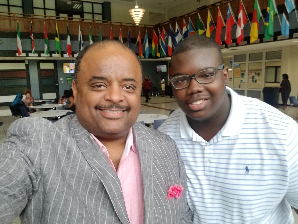 KendyllLocke's tweet photo. What an awesome event that I just attended/worked! The "Millennials in Action" event helped bring awareness to voting and other major issues throughout our local community! Each of the panelist were very knowledgeable and Mr. Roland Martin kept everything moving along! https://t.co/GB0kPVKNUm