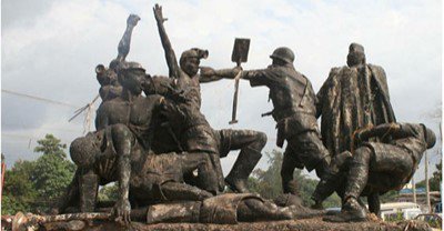 Click042's tweet image. Enugu Coal Miners Massacre

November 18th, 1949 will forever remain a dark day in history for the people of Enugu. A day when 21 coal miners were killed and 51 injured by the police under the brutish British colonial masters. What was their crime?

It's a thread...