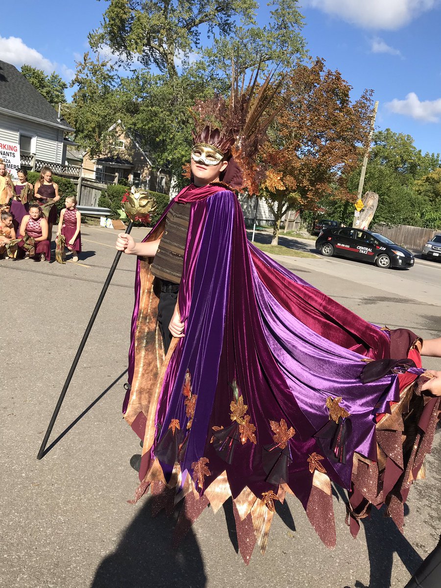 bunheadMJ's tweet photo. Twas a fabulous day for a Parade!!! Thank you Niagara for putting on such a great Parade @grapeandwine @grandeparade @BalletEtc140 https://t.co/xCnPPKtNJ1
