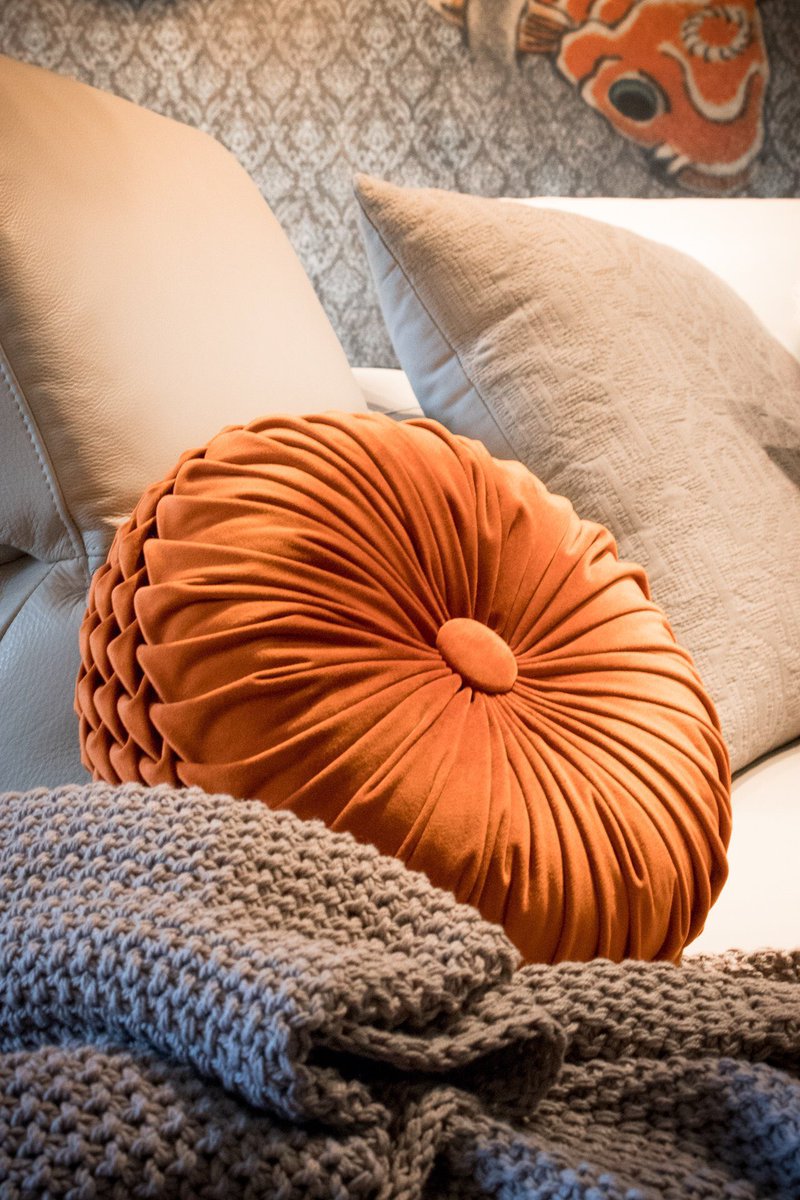 Excited to share the latest addition to my #etsy shop: Orange handmade round smocking embroidered decorative velvet cushion | Decorative pillow | 33x33cm | Velvet pillow | Helloween etsy.me/2xPoDHm
⁦<a href="/Etsy/">Etsy</a>⁩
#handmade #halloween #pillow #cushion
