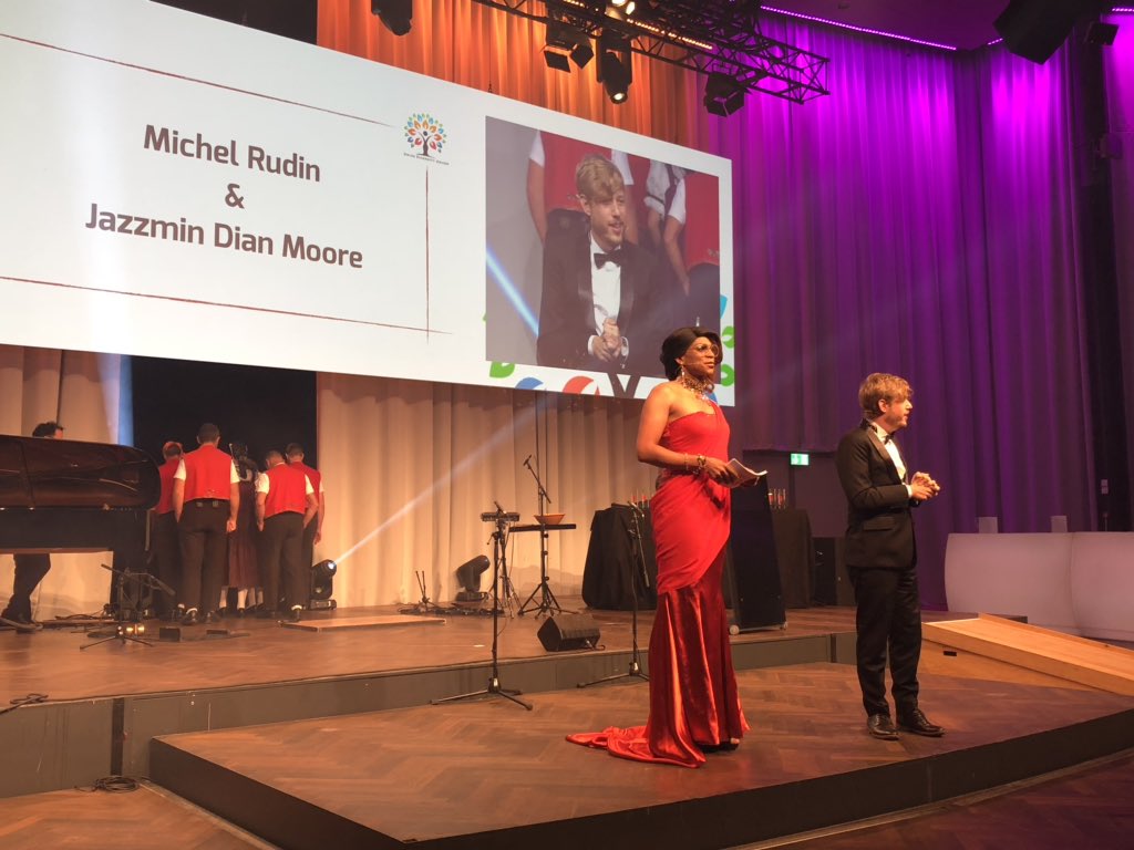 CapacityZurich's tweet photo. Feeling excited to be at the @swissDiversity representing Capacity and honouring our migrant and refugee entrepreneurs, mentors, trainers and volunteers! #diversityaward #Capacity2018 #CapacityZHEmpowers @EmCrayon https://t.co/lwUZRmapsP