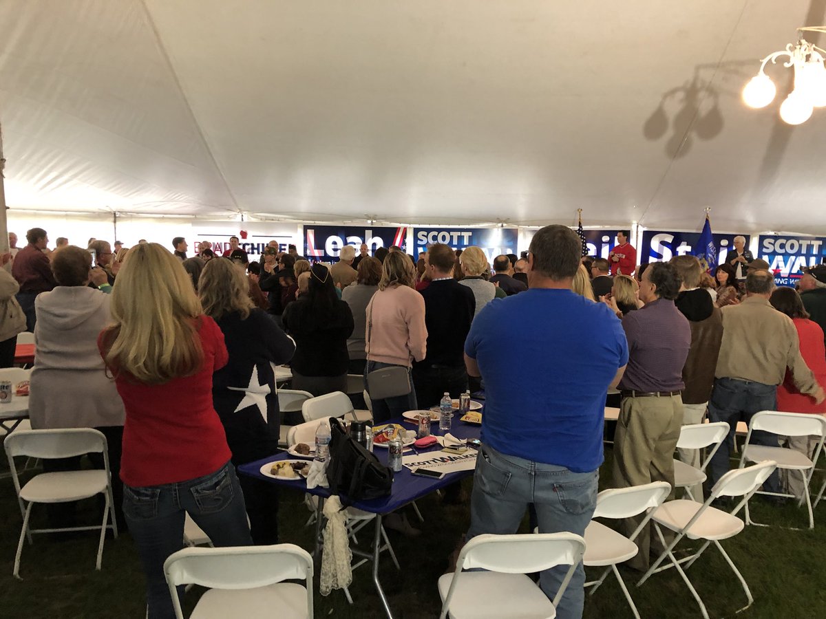 Ben__Hutchison's tweet photo. Standing ovation for #SpeakerRyan as #GovernorWalker thanks him for his contributions over the years. @WISN12News https://t.co/hNvW9c9CAw