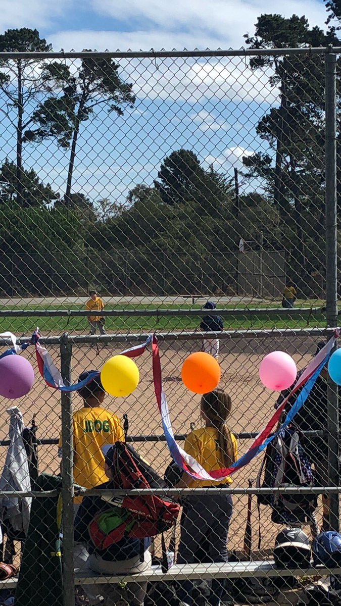 AldreteSoftball's tweet photo. Coach Chris’s team playing in the park today. #aldretetrained https://t.co/CcjiQSdX5P