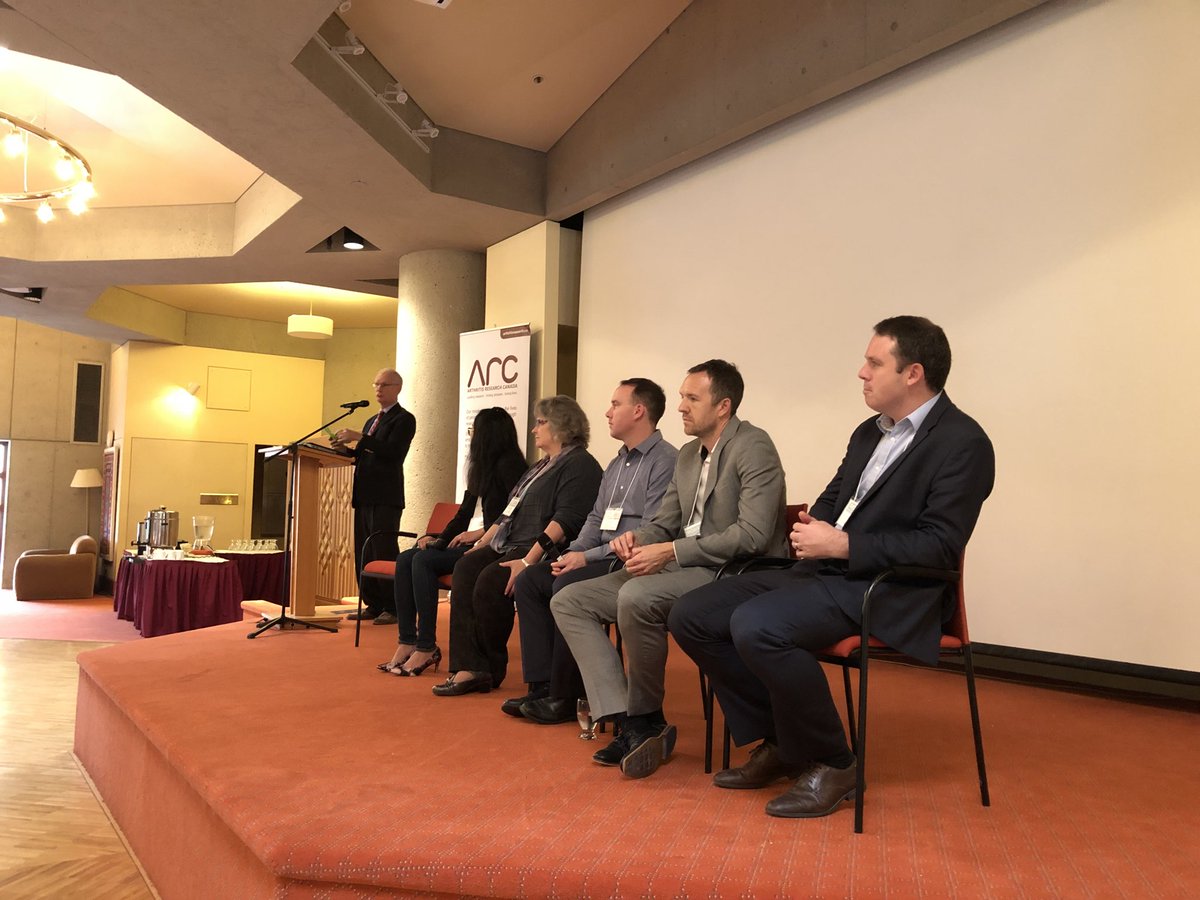 Arthritis_ARC's tweet photo. Our scientists are answering some great questions at #eROAR. Keep the questions coming! #MakeArthritisVisible https://t.co/y0edgRxMiL