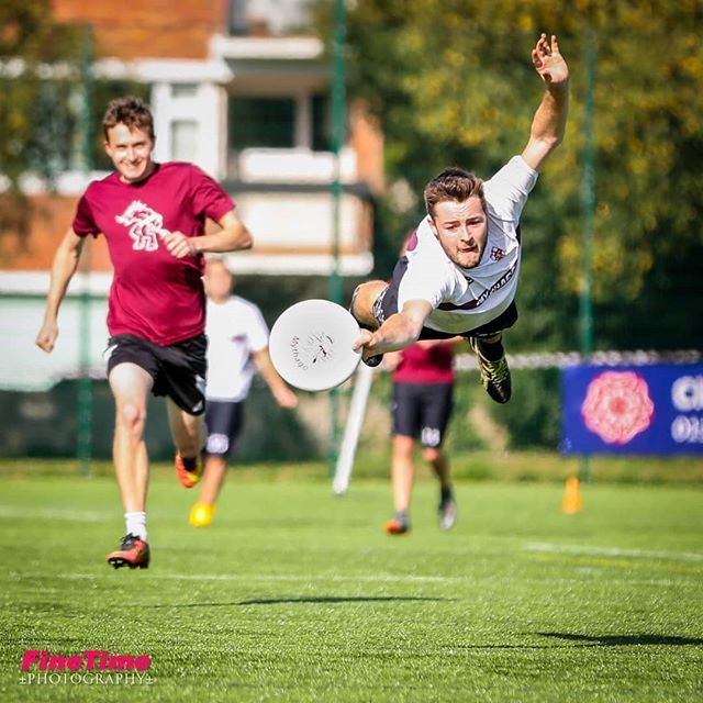 Cheeky little snap from the welcome weekend at Coombe Dingle for new students @universityofbristol <a href="/bristol_su/">Bristol SU</a> @bristolunisport #wearebristol #wearebristoluni #hellobristol #bristol #sport #bristolsport #bristolunisport #ultimate #frisbee #ultimatefrisbee #sportsphotography …