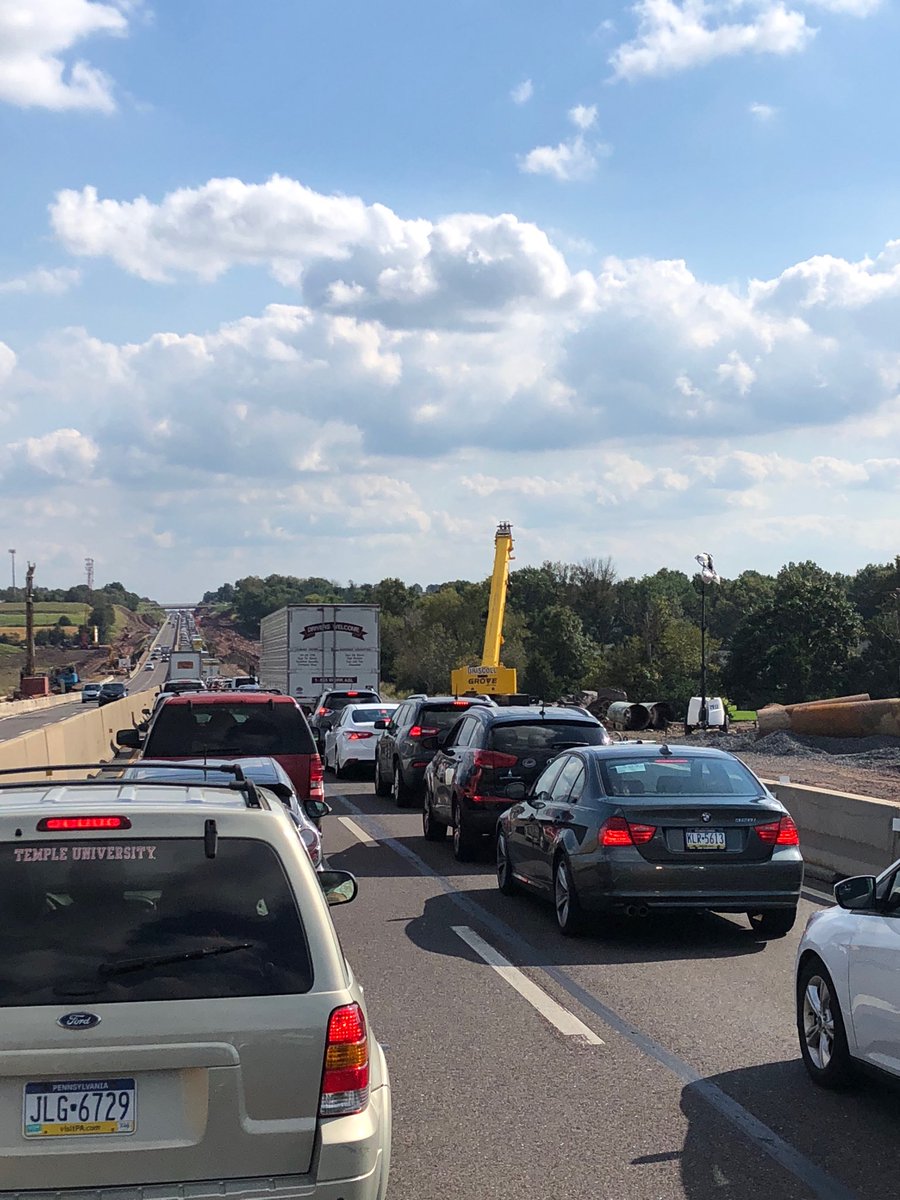 Jolynn1023's tweet photo. ⁦@ChrisYoungMusic⁩ please don’t start the VIP session with out us. We are SITTING on 476 trying to get to your concert in time. 🤞🤞🤞🤞🤞 https://t.co/Fx0cLMa21c