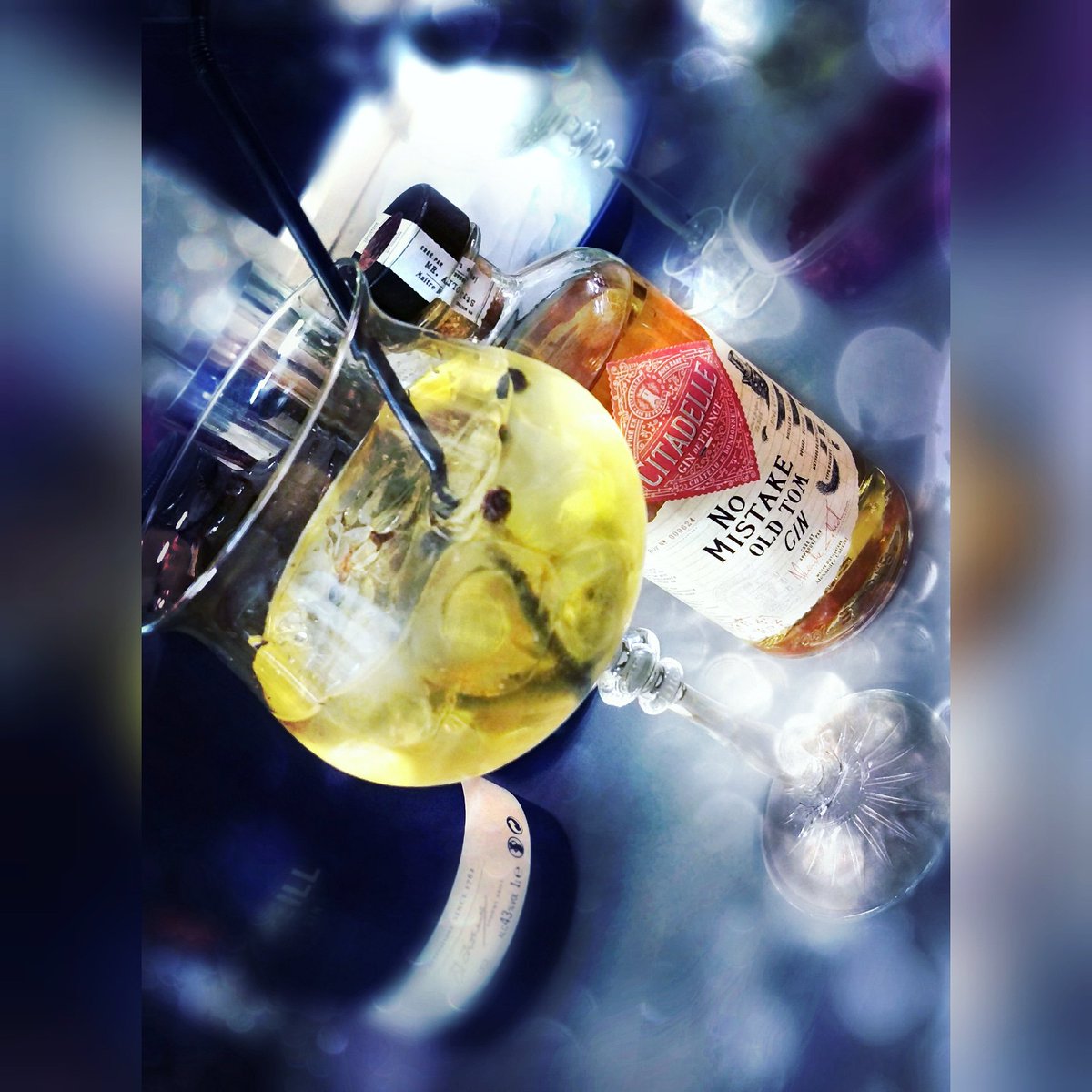 Gin_o_clock's tweet photo. Good company, good gin and bit knowledge a.k.a when right people and quality gin meet!!! ✨🥂👄
#itisalwaysginocklock #citadellegin #citadelleginoldtom #citadelleoldtom #citadelleoldtom  #riisaikel #ginandtonic https://t.co/Kuoq38470o