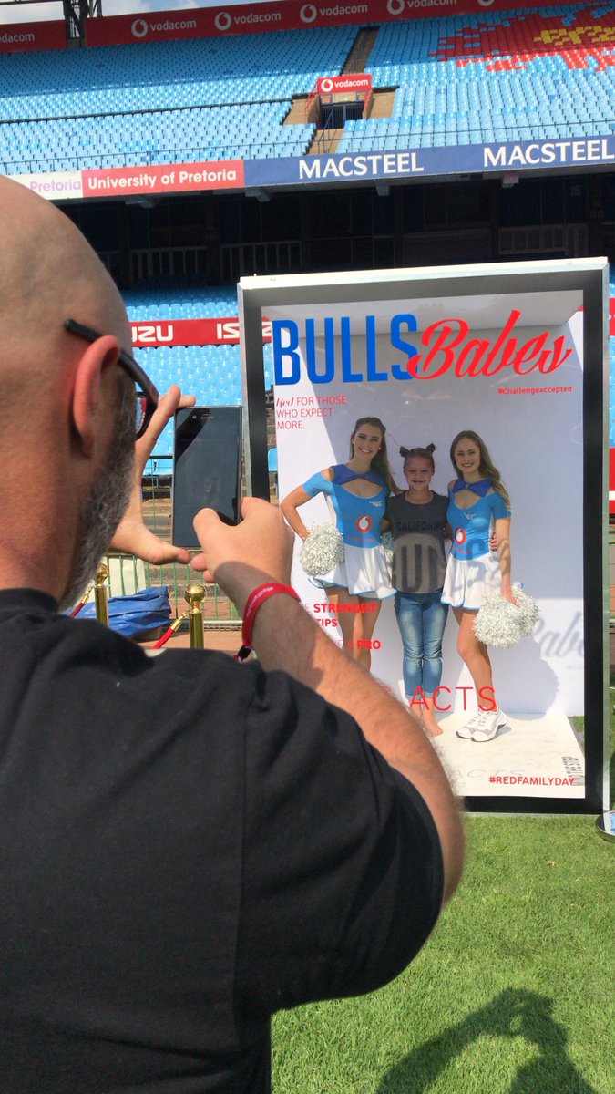 BullsBabesSA's tweet photo. Today’s Vodacom #RedFamilyDay at Loftus was a great vibe 💃🏼

AND our @Springboks WON 🙌🏼🇿🇦 https://t.co/djx1INRHiG