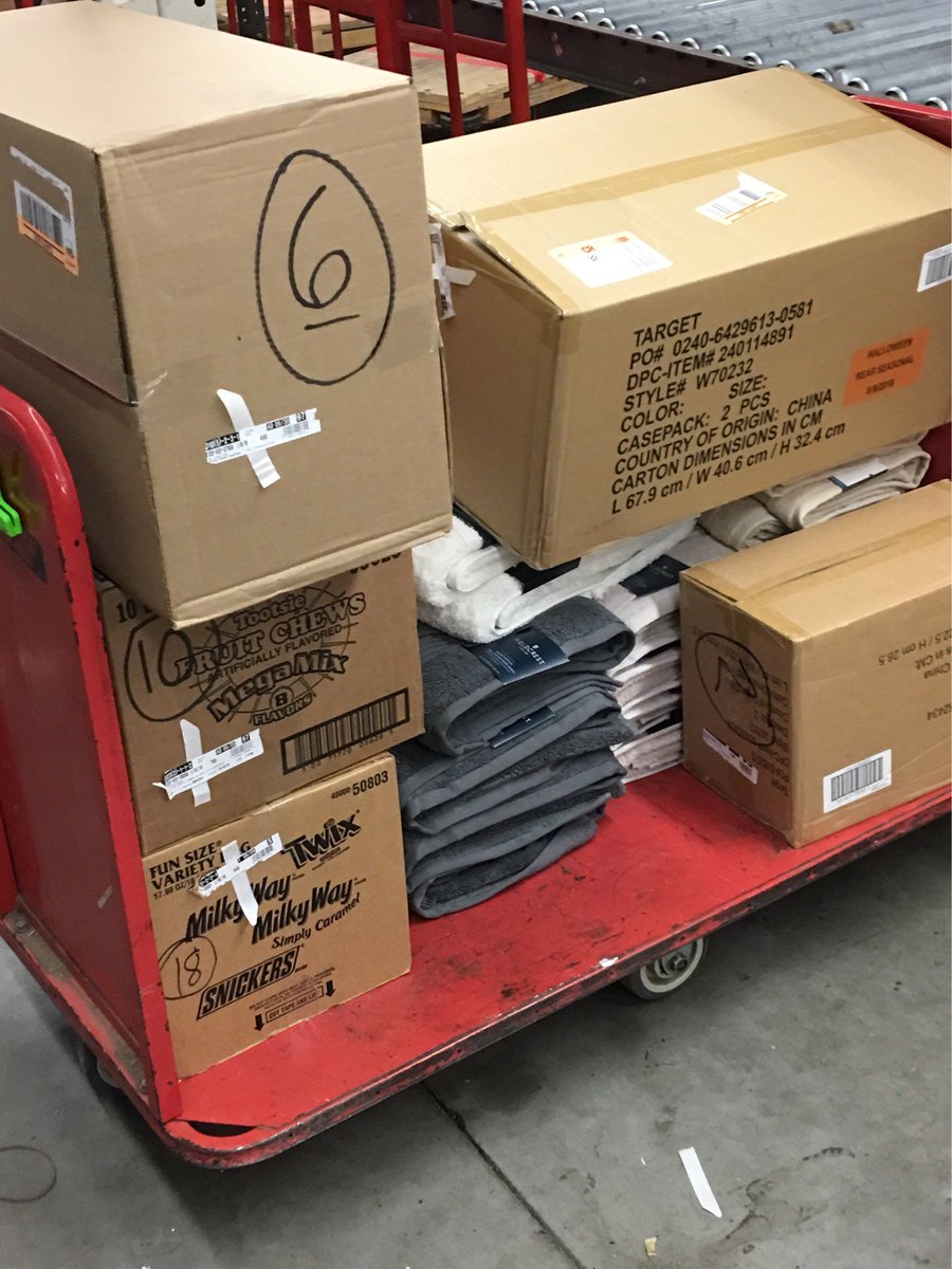 jmorganiii2's tweet photo. 1944 is FILLING THE FLOOR today. 25 vehicles and still climbing! We won't stop until the backroom is EMPTY! #emptythebackroom @AmberHafron @Diana_Sack @ContrucciJoe @leachmanjohn https://t.co/4kF1CnlsAf