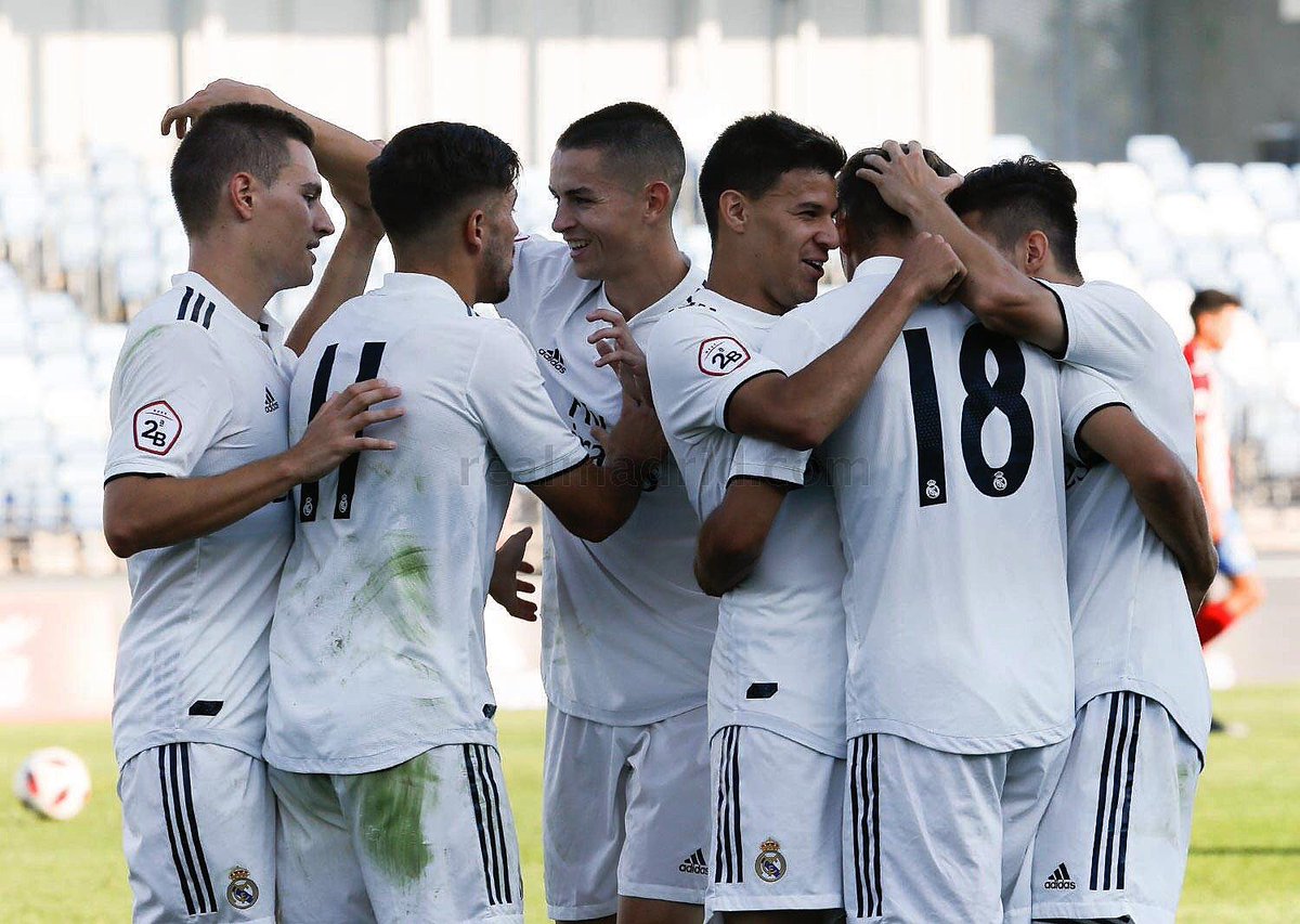 Gran trabajo de todo el equipo y de seguir sumando. ➕3️⃣
Ya pensando en el partido del martes de la @uefayouthl
⚪️⚪️ #halamadrid