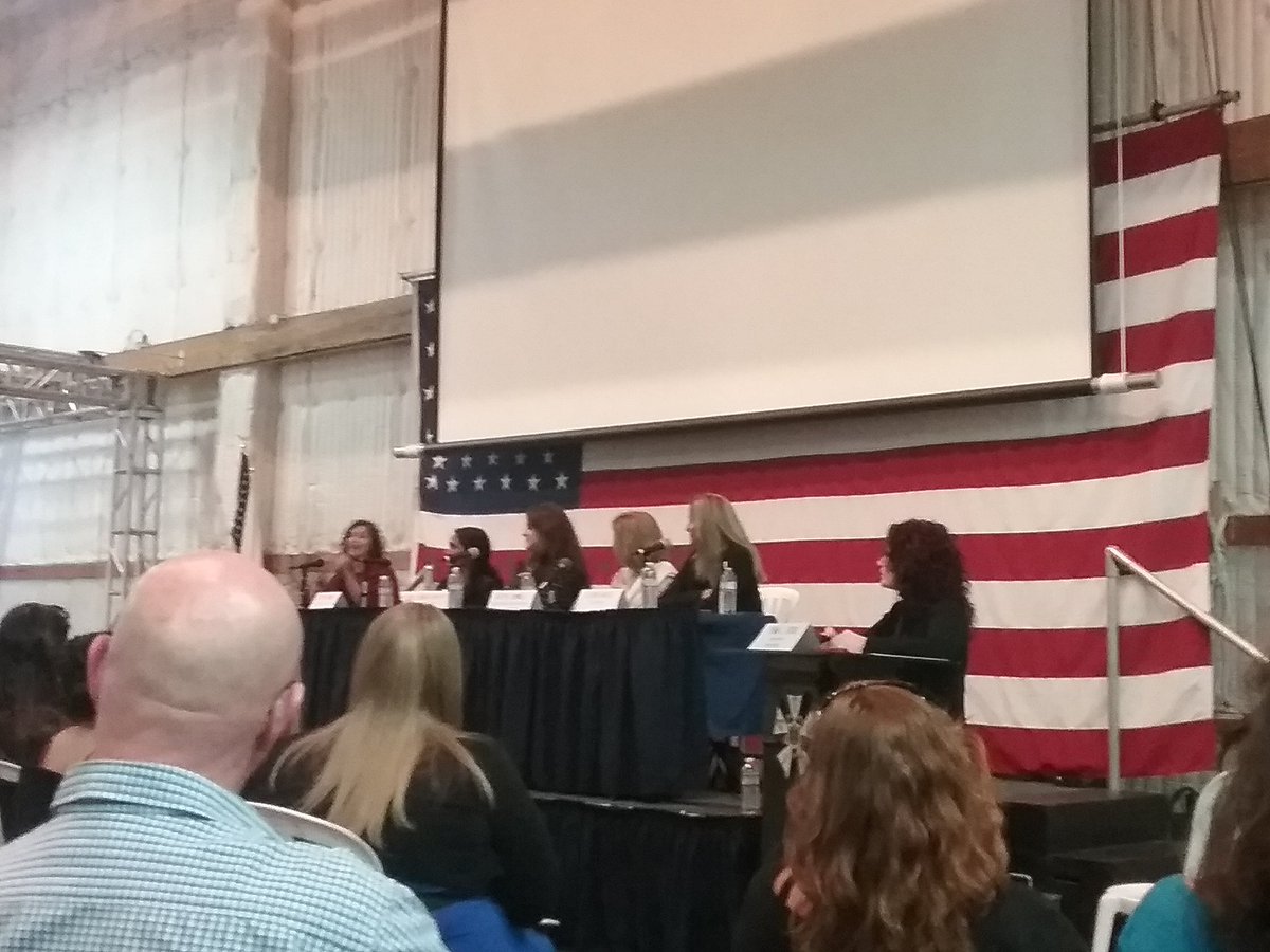 Second panel at #PayEquitySummit with @WomenNMedia! We were joined with some amazing panelists! #WomenInMedia #ReelEquity @ReelEquality @ReFrameProject @ACLU @sagaftra @TIMESUPNOW 
#HireTheseWomen