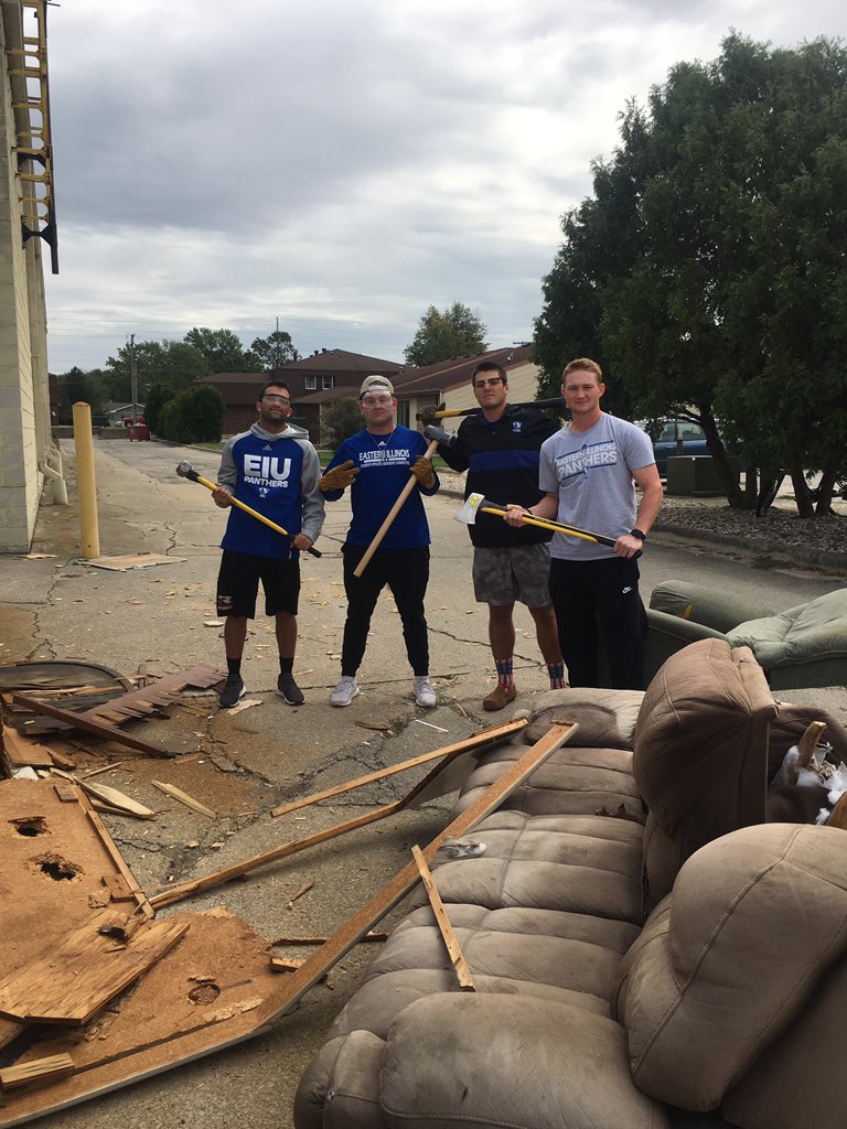 EIU_Baseball's tweet photo. Habitat Day at Habitat ReStore! EIU Baseball had a lot of fun helping out anyway they could. #Habitat #community #smashingthings https://t.co/XRpPKES1MR