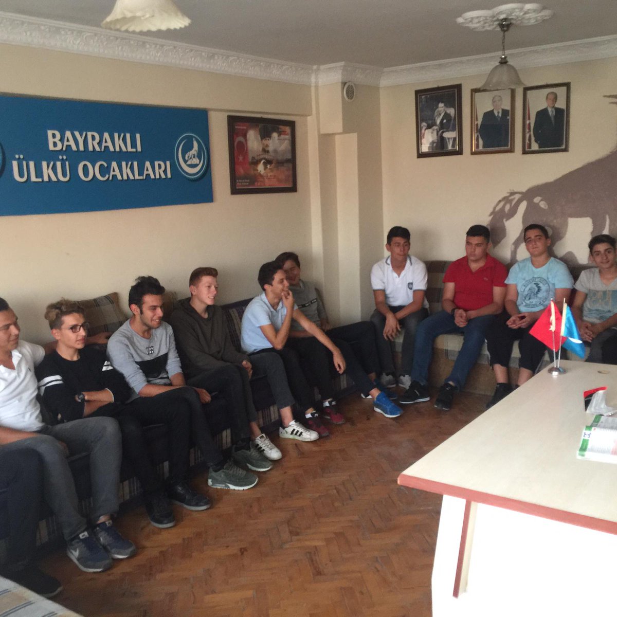 Ülkü Ocakları Bayraklı İlçe Başkanlığı Orta Öğretim reislerimizin tertip ettiği haftalık seminerimize katılan kardeşlerime teşekkür ederim. Sizler bizim aydınlık geleceğimizin teminatısınız.