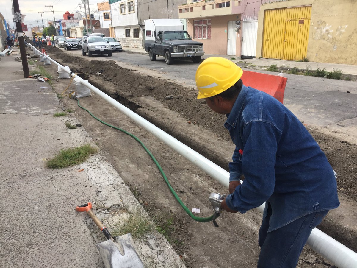 fredsou64's tweet photo. Chantier extension acier 114 (28b) pour raccorder une nouvelle station #GNV #GNC à #puebla. @EngieMaxigas #LearnexGRDF
Même si le chantier se finit tard dans la nuit, on n’oublie pas de contrôler chaque soudure et de passer le balai électrique! @vicjimero https://t.co/pEClGtTcVK