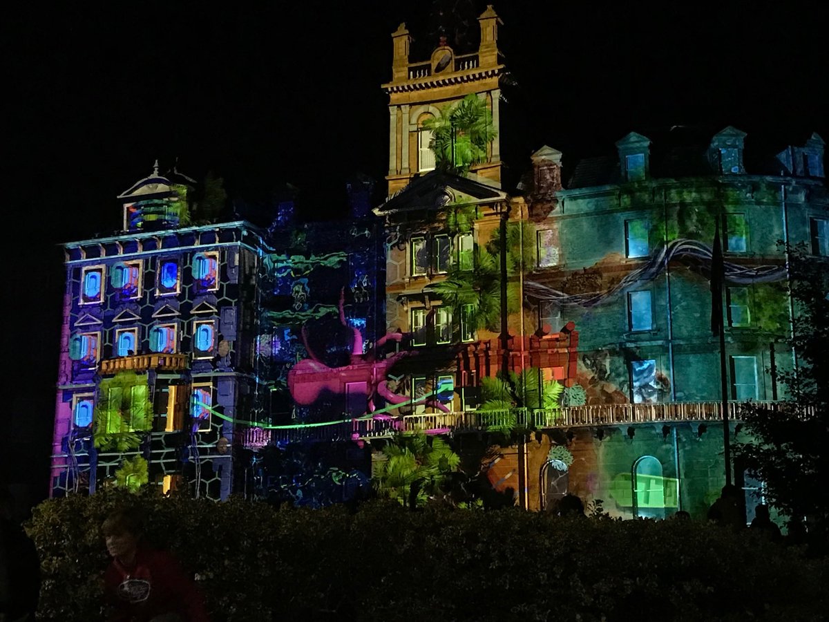 MollyRhodes15's tweet image. Good night from the Bournemouth light show at the Town Hall . God bless you dear Christian Twitter family 🌹🌈