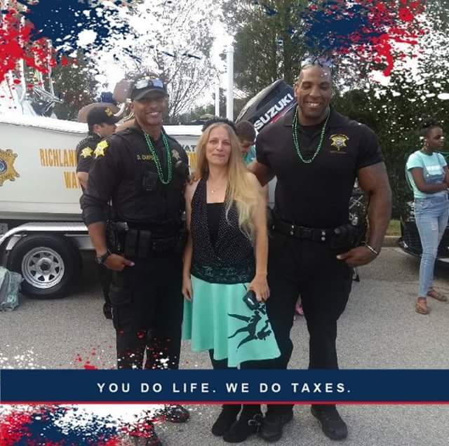 MonaCool1978's tweet photo. Had a blast at the 45th Irmo #OkraStrut #livepd #LibertyTax @LivePDNation @BrownGaro https://t.co/CKbHulQq3k