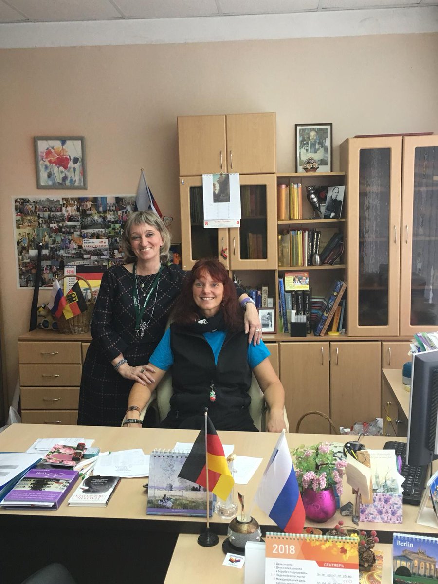 Jeetzeschule's tweet photo. Die Zeit reicht nicht, alle Eindrücke zu verarbeiten...Gleich geht’s zur Geburtstagsfeier anlässlich des 50. Jubiläums von Herrn Heinke. Natürlich auch von den Gastgebern organisiert 🎉 #Kasan #Russland #Jeetzeschule #DeutschRussischeFreundschaft #Rossii https://t.co/fiuMAeAMfW