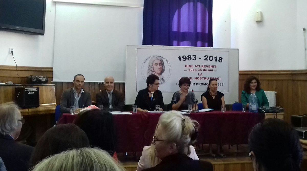 BrianaBelciug's tweet photo. Journées de reflexion sur la formation professionnelle "Le français sans frontières". #FIPF #arpf #bucarest https://t.co/svJx2HmcSO