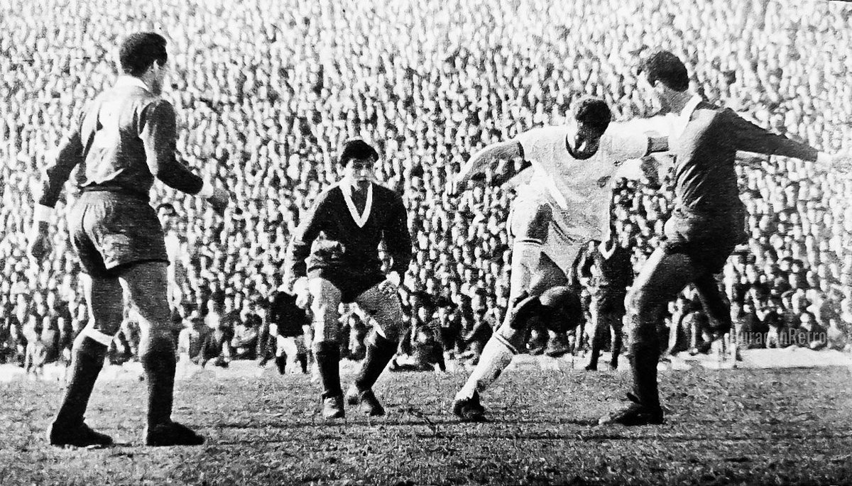 HuracanRetro's tweet photo. @estadisticascai Pequeño aporte, el nene #Sarnari el gol quemero. https://t.co/gLgG2wAA9F