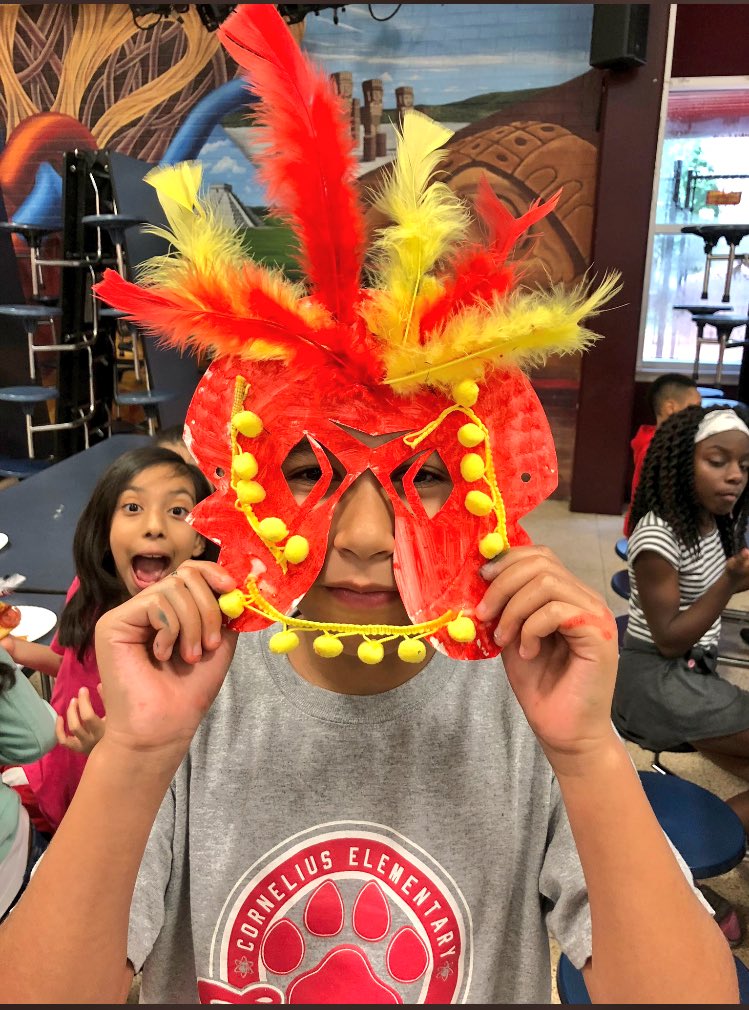 AngelWilson36's tweet photo. It’s not that kids don’t have enough background knowledge to write about different topics. We just keep picking topics that don’t interest them. Today, they did it for the CULTURE and they had a lot to write about!👏🏾 #WritopiaLab #OnASaturday #WeAreCornelius #FabFourthGrade https://t.co/XaeRiJqGWK