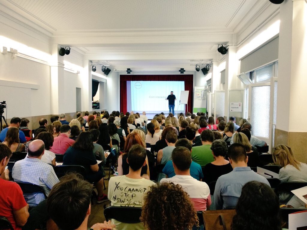 ICaterinaAlbert's tweet photo. Un èxit la trobada d'aquest matí a @OctavioPazBCN amb #eduDema de @FundacioBofill .
Les vostres dèries son les nostres, junts hem anat construïnt ara i avui l'educació de demà. https://t.co/v7rX2LcNoZ