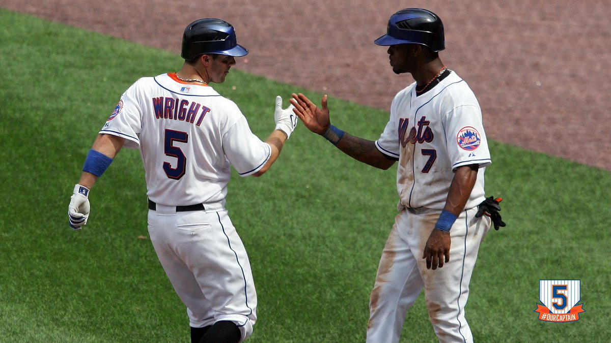 Mets's tweet photo. 5⃣ + 7⃣ = 🧡💙 #OurCaptain https://t.co/URYZ8551CV