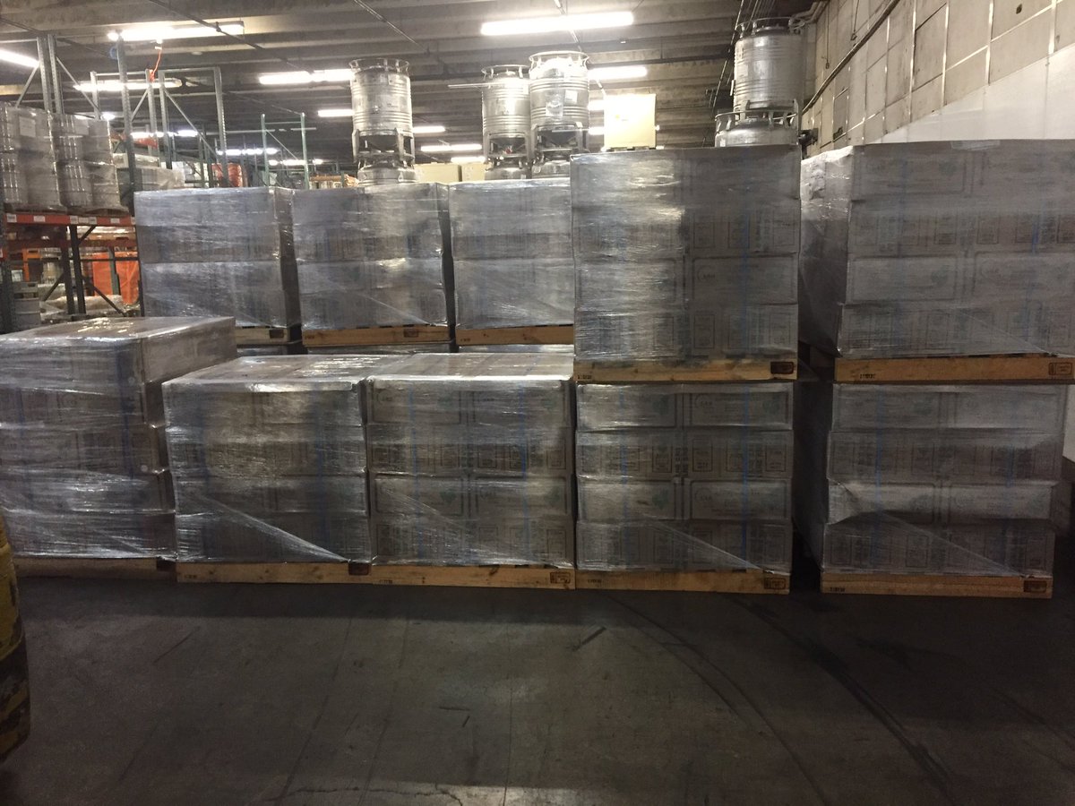 ZAHops's tweet photo. Golly, look what just arrived in Denver...a whole bunch of South African hops! Bound for craft brewers across the US, Canada, & Mexico. Keep a look out for some for your favorite breweries brewing with them soon๐๐๐๐ฅ๐ฅฅ๐๐๐ฒ๐ป #SouthAfricanHops #SAHops #ZAHops #Hops #CraftBeer https://t.co/eEYGPEBwGU