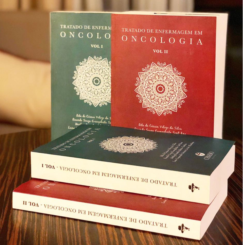 anamariahaoc's tweet image. Um tratado de enfermagem oncológica feito por muitas mãos e corações! Todos os temas ligados à enfermagem oncológica estão aqui!
