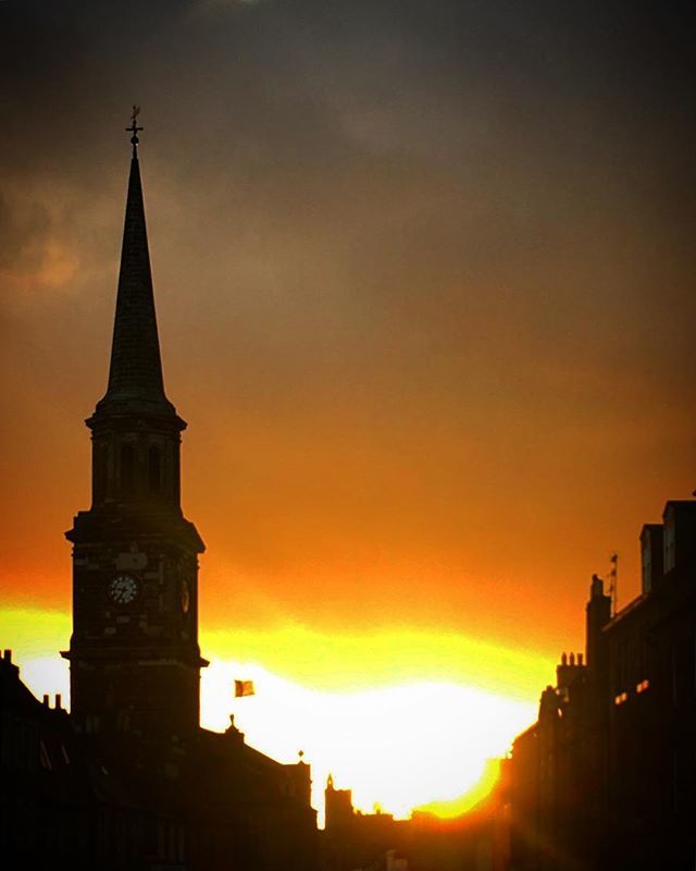 Before sunset, Haddington  #haddington #sunset #orangesky #haddingtontownhouse #haddingtonsunsets #sunsetcolours #instasunset #autumnsunset #eastlothian #scotland #sunsetlover #scotlandsunset #hiddenhaddington ift.tt/2NN4HPo