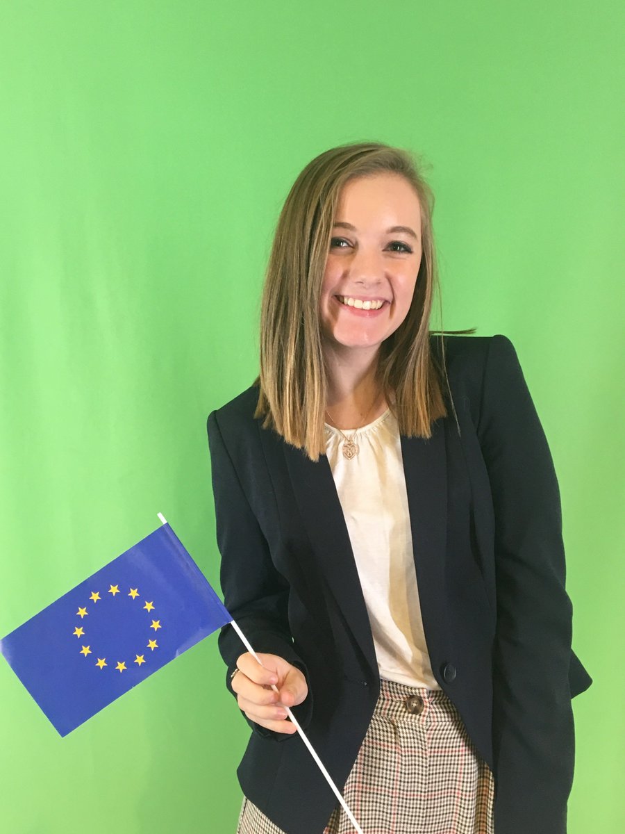 _ejlatham's tweet photo. A wonderful day of discussions and seminars @Europarl_EN celebrating #MLD2018 and the power of languages in #EU. A fantastic insight into all the linguistic work that goes on to ensure it's smooth runnings, with 24 official languages and 552 different language combinations. #xl8 https://t.co/uDmYpgeMiL