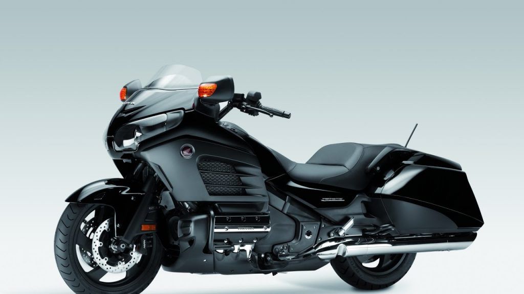 ReviewHonda's tweet photo. In the renewed 2018 version of Gold Wing, there are 2 different engine options. You can choose from the DCT 7-speed automatic transmission and 6-speed manual transmission.
https://t.co/L2Pus3lxIg

#WeVoteNext #PokemonLetsGo #Honda #NationalCoffeeDay https://t.co/HAcznsycvF