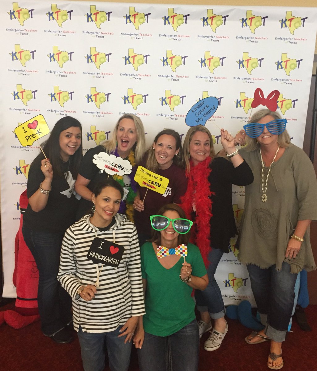 cpeshoward's tweet photo. PreK &amp; Kindergarten COLORS our world! #KTOT2018 @TISDCPES @MsGenzerCPES @MrsOneidaGarza @ashdouglascpes @CPESSedgwick @KToT2017 https://t.co/9lKJHxMMlI