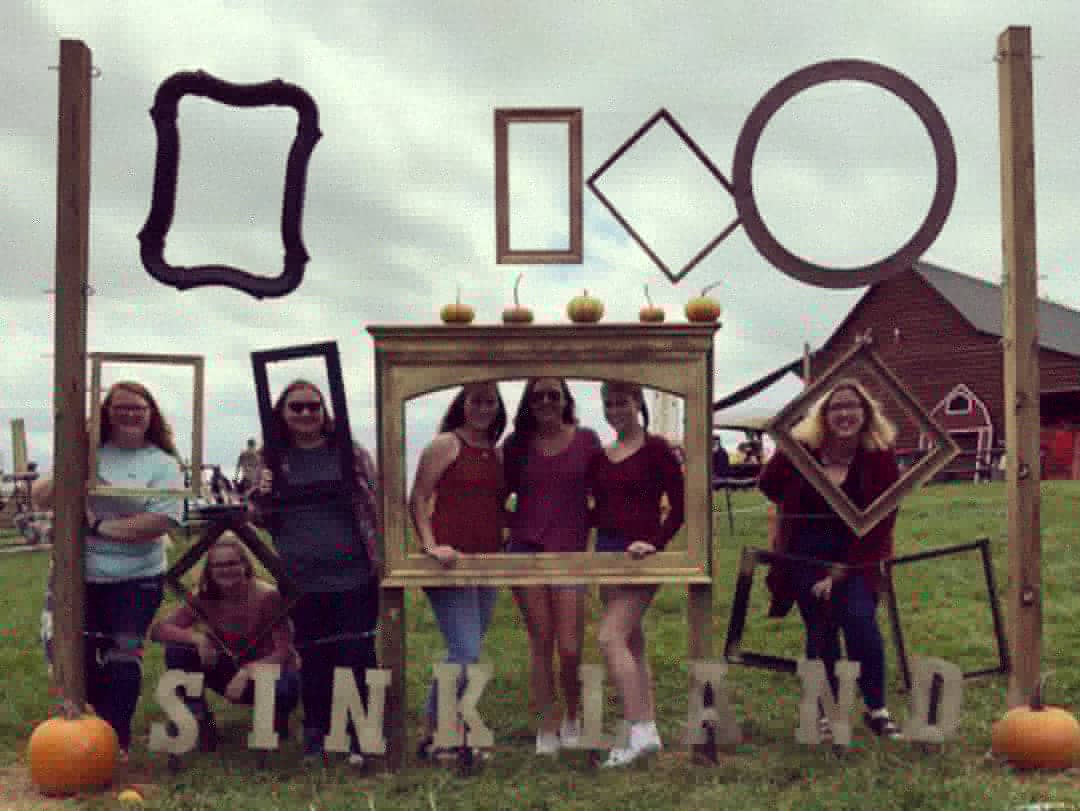 SAORadford's tweet photo. Had such a wonderful day bonding at Sinkland Farms!! #SisterBonding #PumpkinPatch https://t.co/N7UclGHgjL
