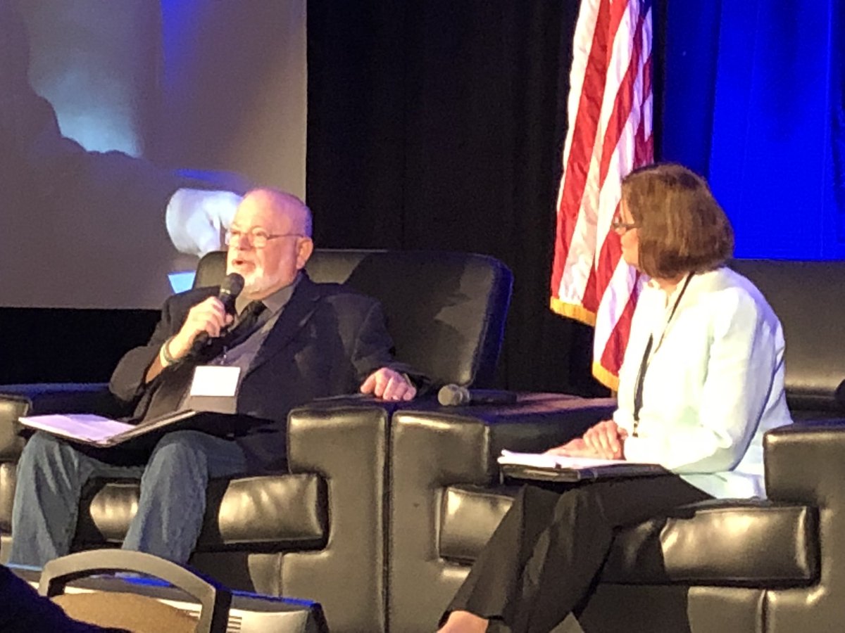FmrTigardMayor's tweet photo. Mayors panel sharing ideas on helping homeless issues in their cities to @OregonCities #CitiesGetThingsDone #ORCities2018 https://t.co/oGxjH2bOkg