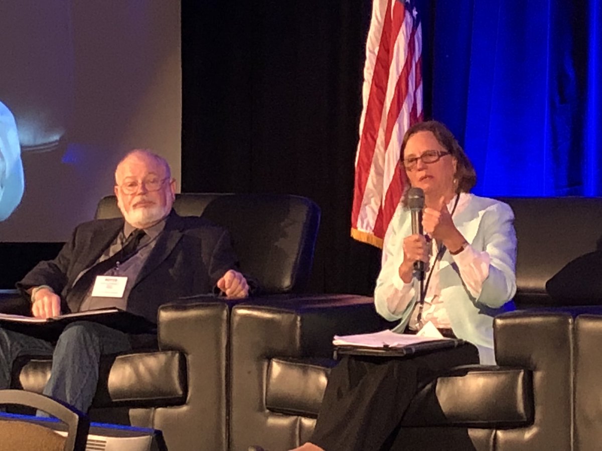 FmrTigardMayor's tweet photo. Mayors panel sharing ideas on helping homeless issues in their cities to @OregonCities #CitiesGetThingsDone #ORCities2018 https://t.co/oGxjH2bOkg