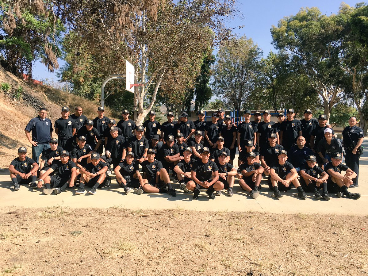 LAPD_CSP's tweet photo. Productive morning thanks 2 @iamsunburst1 TY 4 your hard work &amp; ensuring #RamonaGardens is a cleaner &amp; safer community! So impressed with the caliber of youth in this program, check it out!! @LAPDHollenbeck @josehuizar @HACLA1938 @boyleheightsbt @crsnpam @LAPD_ARCOS @LabradaAl https://t.co/DiZPx3YRF3