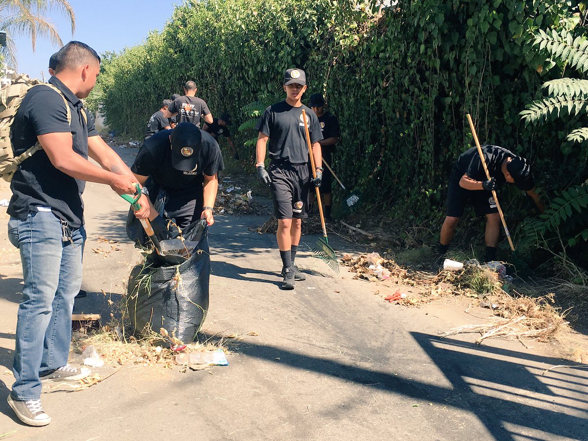 Productive morning thanks 2 <a href="/iamsunburst1/">SunburstYouthAcademy</a> TY 4 your hard work &amp; ensuring #RamonaGardens is a cleaner &amp; safer community! So impressed with the caliber of youth in this program, check it out!! <a href="/LAPDHollenbeck/">LAPD Hollenbeck</a> <a href="/josehuizar/">Jose Huizar</a> <a href="/HACLA1938/">HACLA</a> <a href="/boyleheightsbt/">Boyle Heights Beat</a> <a href="/crsnpam/">Pamela Gibbons</a> @LAPD_ARCOS @LabradaAl